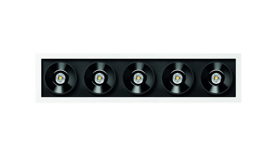 Black Foster Recessed 5, Alb-negru