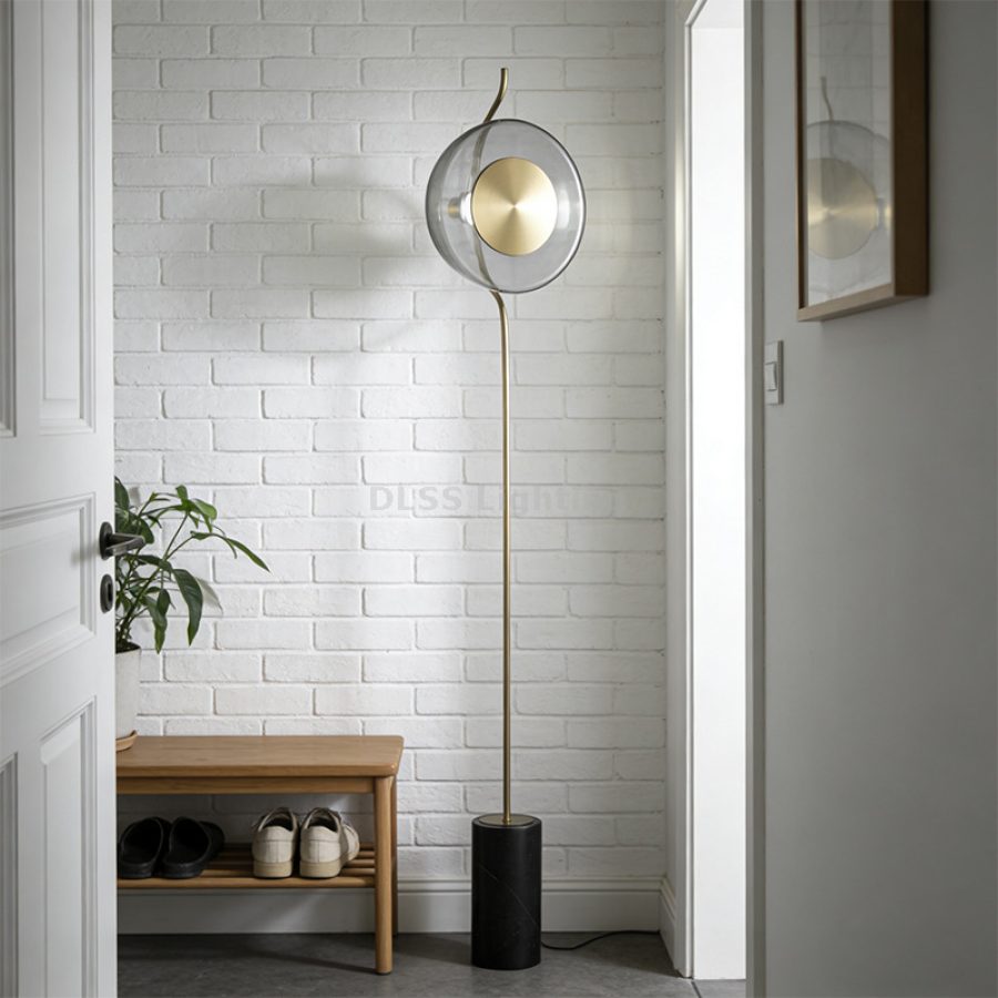 Lampadar tip felinar, metal și sticlă, design modern