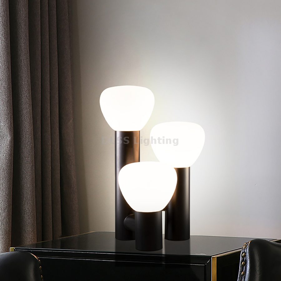Lampă de masă LED din sticlă, design original modern