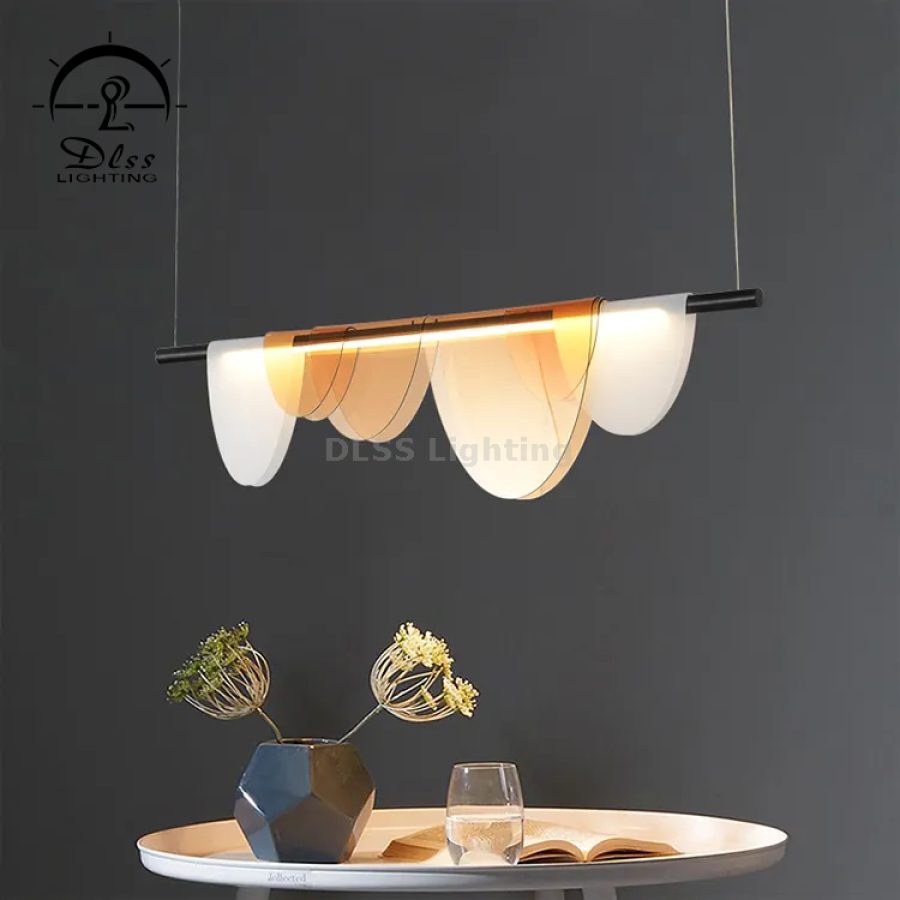 Plafonieră-candelabru LED, design modern