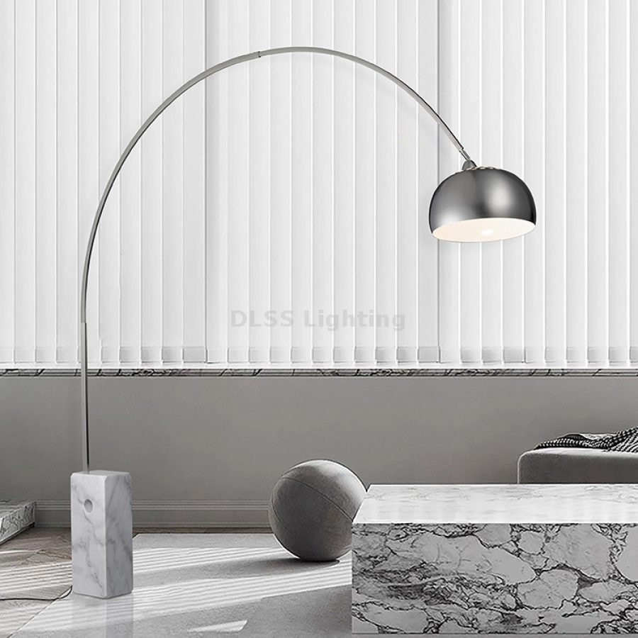 Lampadar din fier, design modern, pentru living