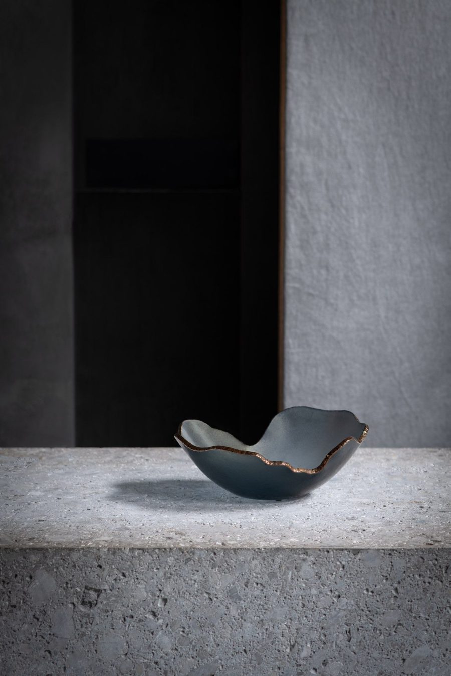 Mapa preto topo bronze 42,5×37×14,5 cm