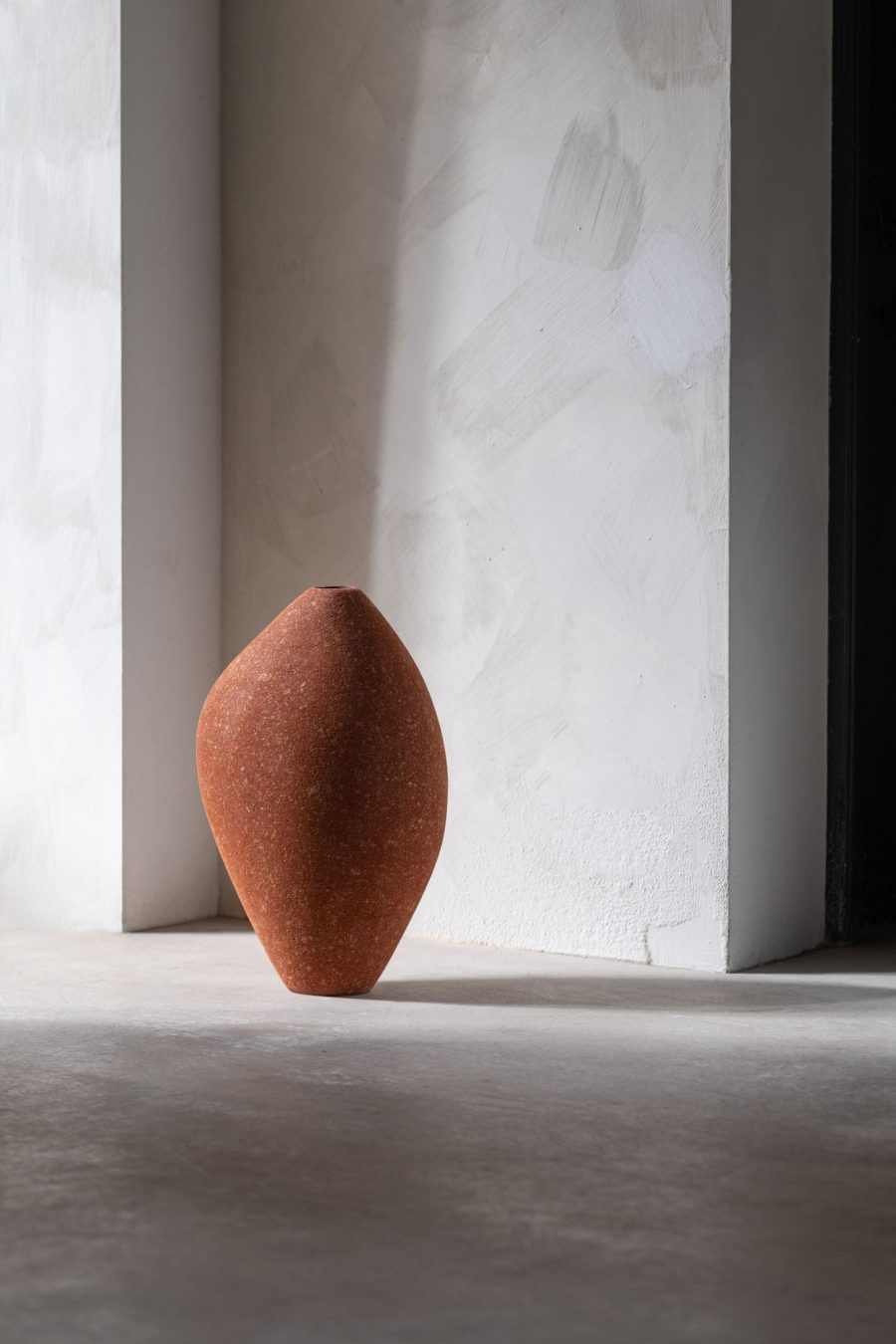 Vaso organico liso 03 terra 22×14,5×35,5 cm