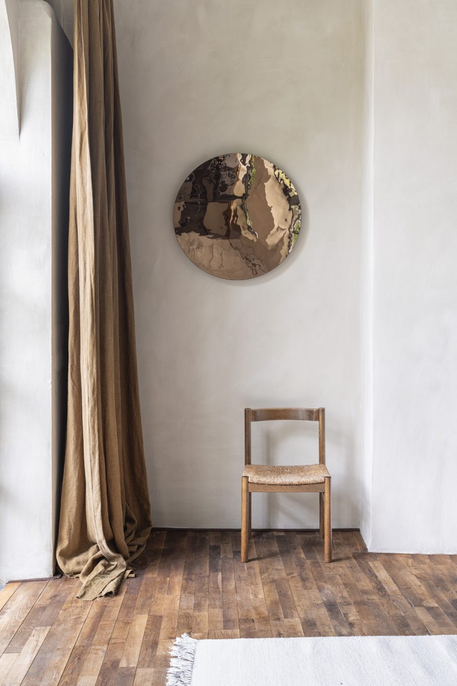 Prato de parede concavo bronze 80